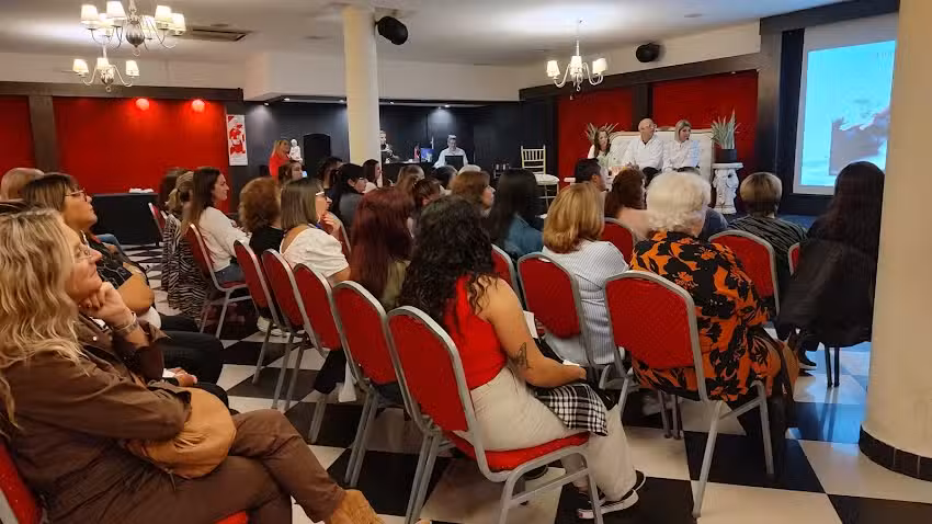 Mau Medium Tarot y Mediumnidad